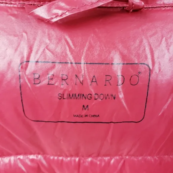 Bernardo Slimming Down Long Hooded Puffer Jacket Packable Red Size Medium