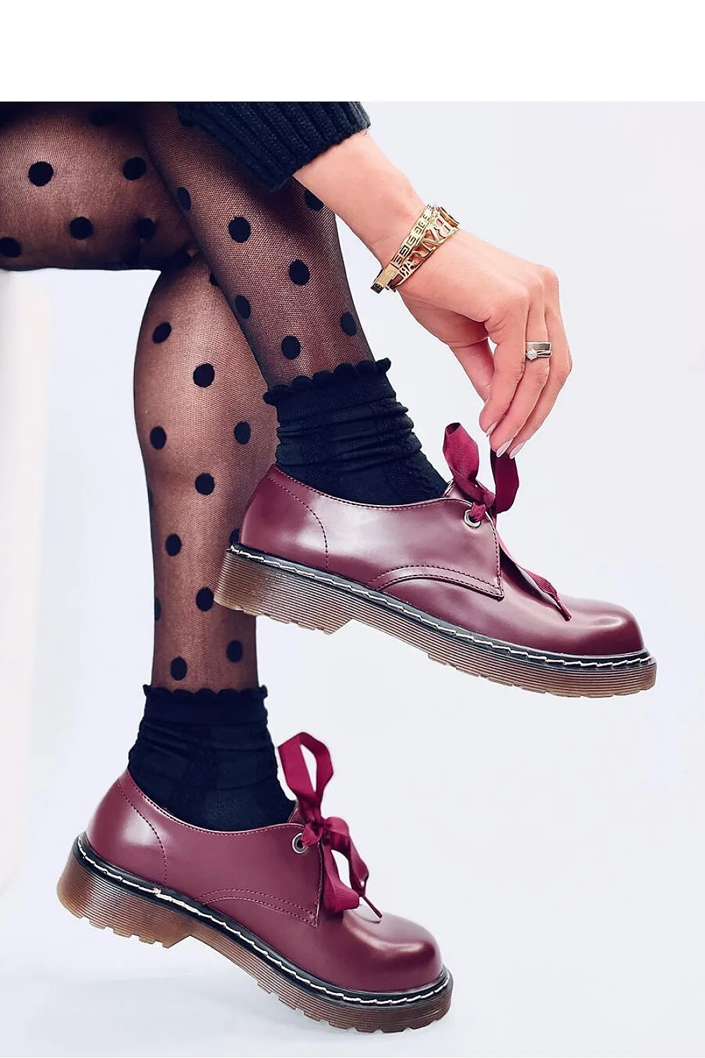 Burgundy Shoes for Woman Casual Shoes with Ribbon finish.