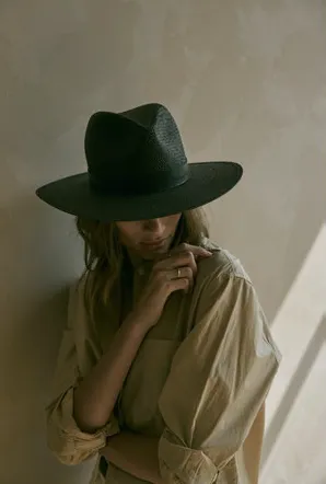 Janessa Leoné Simone