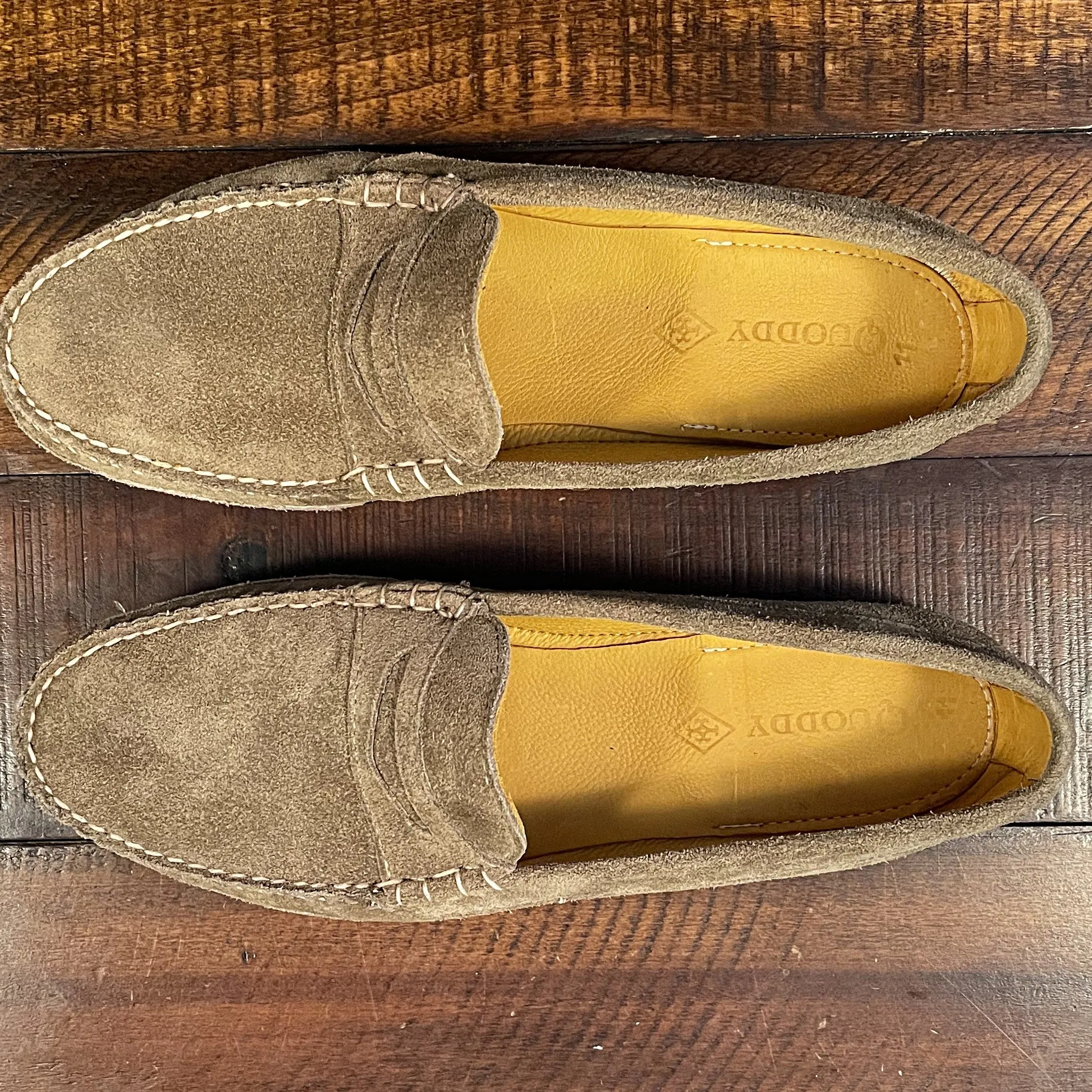 Men’s Vessel Driver: Mushroom Suede