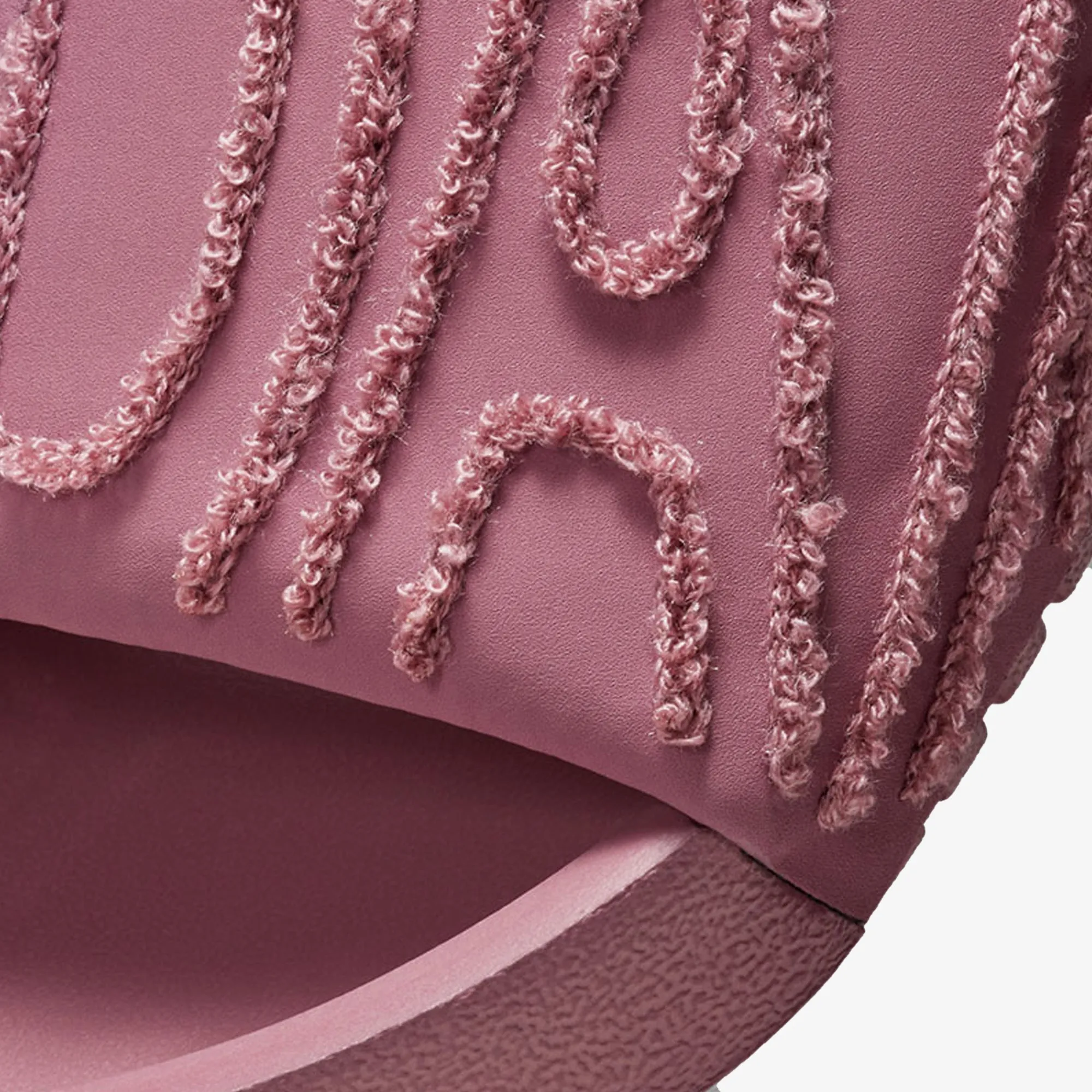 NIKE | NOLA SLIDE { LIGHT MULBERRY