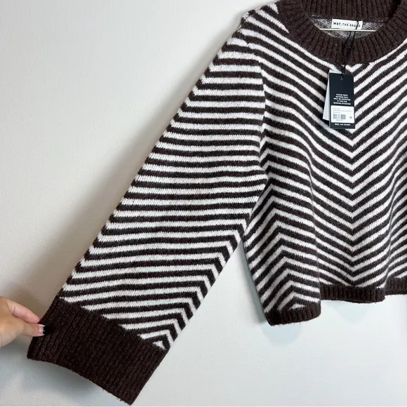 NWT Wat. The Brand Brown Chevron Knit Crewneck Sweater Size Medium