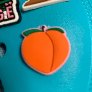 SHOE CHARMS - JUICY PEACH