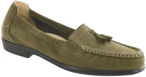 Women's Hope Slip On Loafer in Green Tundra